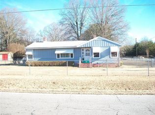 702 Summit Rd, Eden, NC 27288