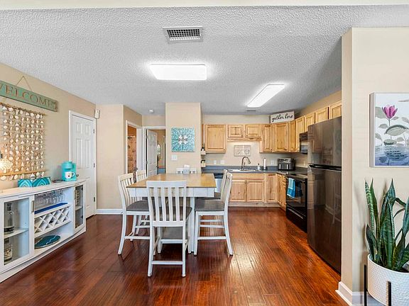 4th image of 1368 Redwood Ln