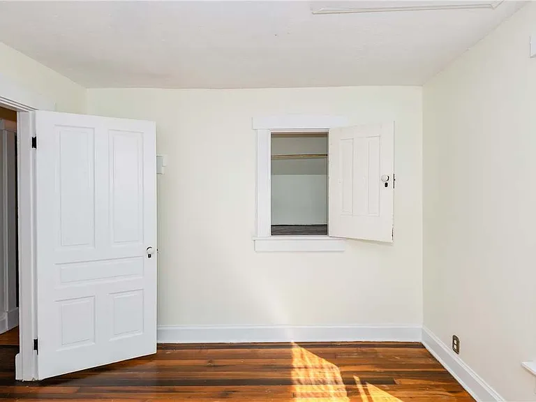 320 Park Dr — Photo 21