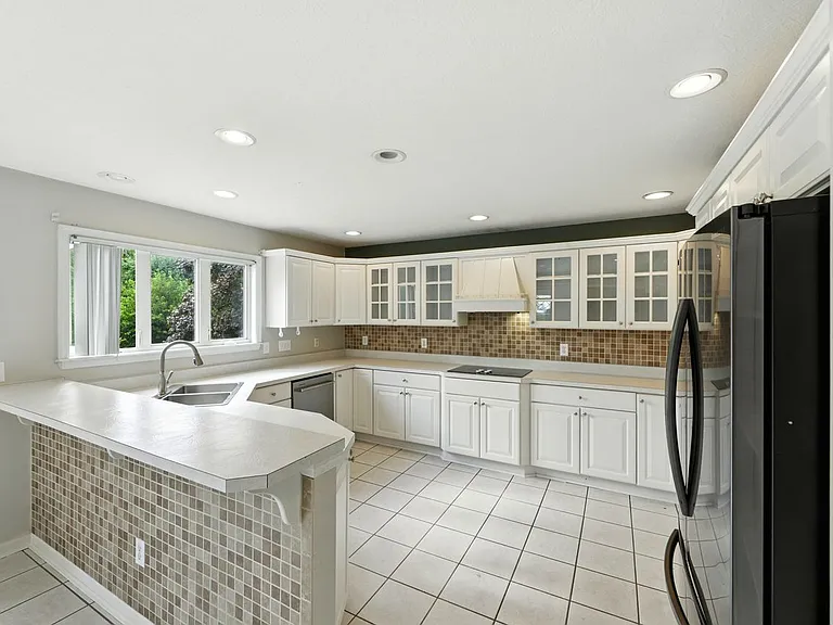 6643 Willow Bend Dr — Photo 9