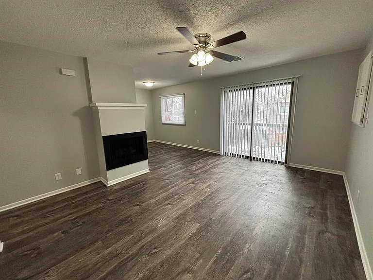 2501 E 50th St #5 — Photo 2