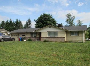 323 E Oakview Ave, Centralia, WA 98531