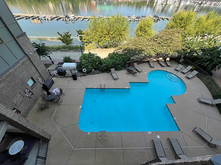 445 W Blount Ave #314 — Photo 2