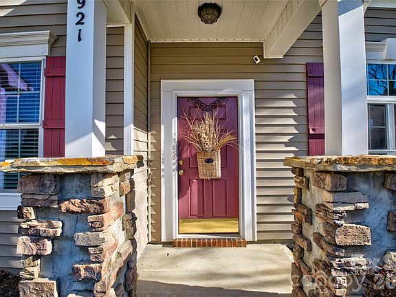2nd image of 921 High Glenn Ct