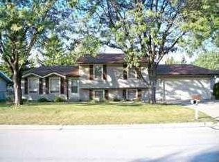 1444 View Ln, Green Bay, WI 54313