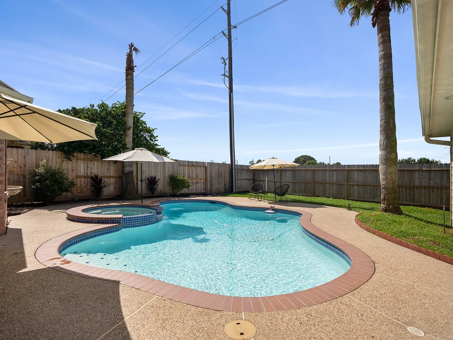 5 bed, 3.5 bath, 2913 sqft, $3,750 — Photo 2