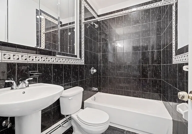 136 New York Ave #202 — Photo 7