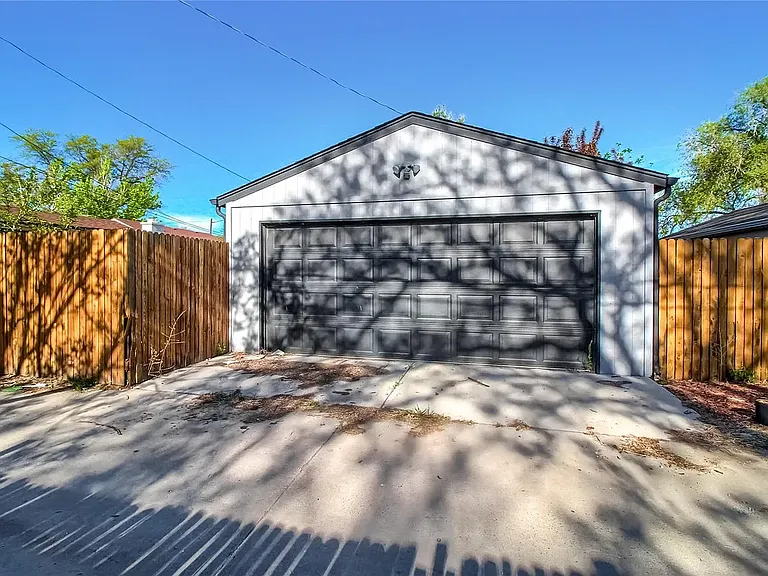 3808 N Steele St — Photo 26