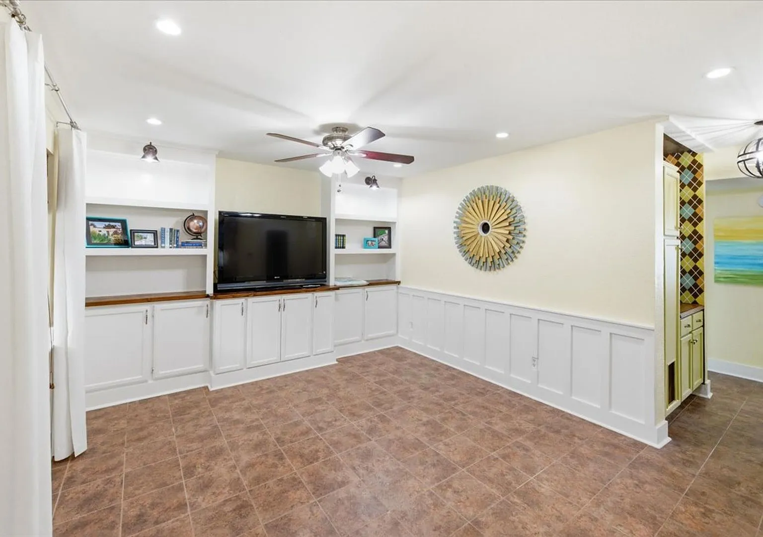 2 Bedroom Baylor Condo — Photo 3