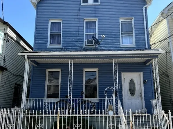 221 Bond St, Elizabeth City, NJ 07206
