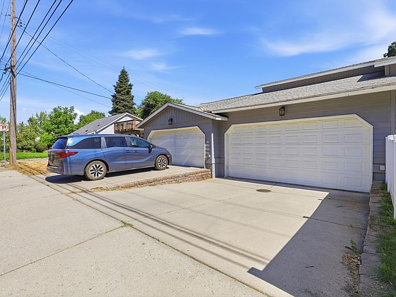 4th image of 2721 S Freya St