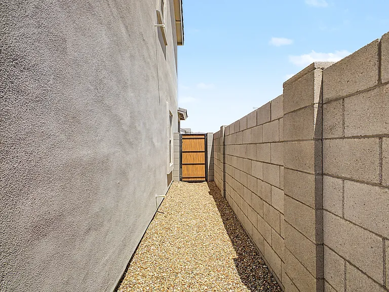 1528 N Pueblo Dr — Photo 37