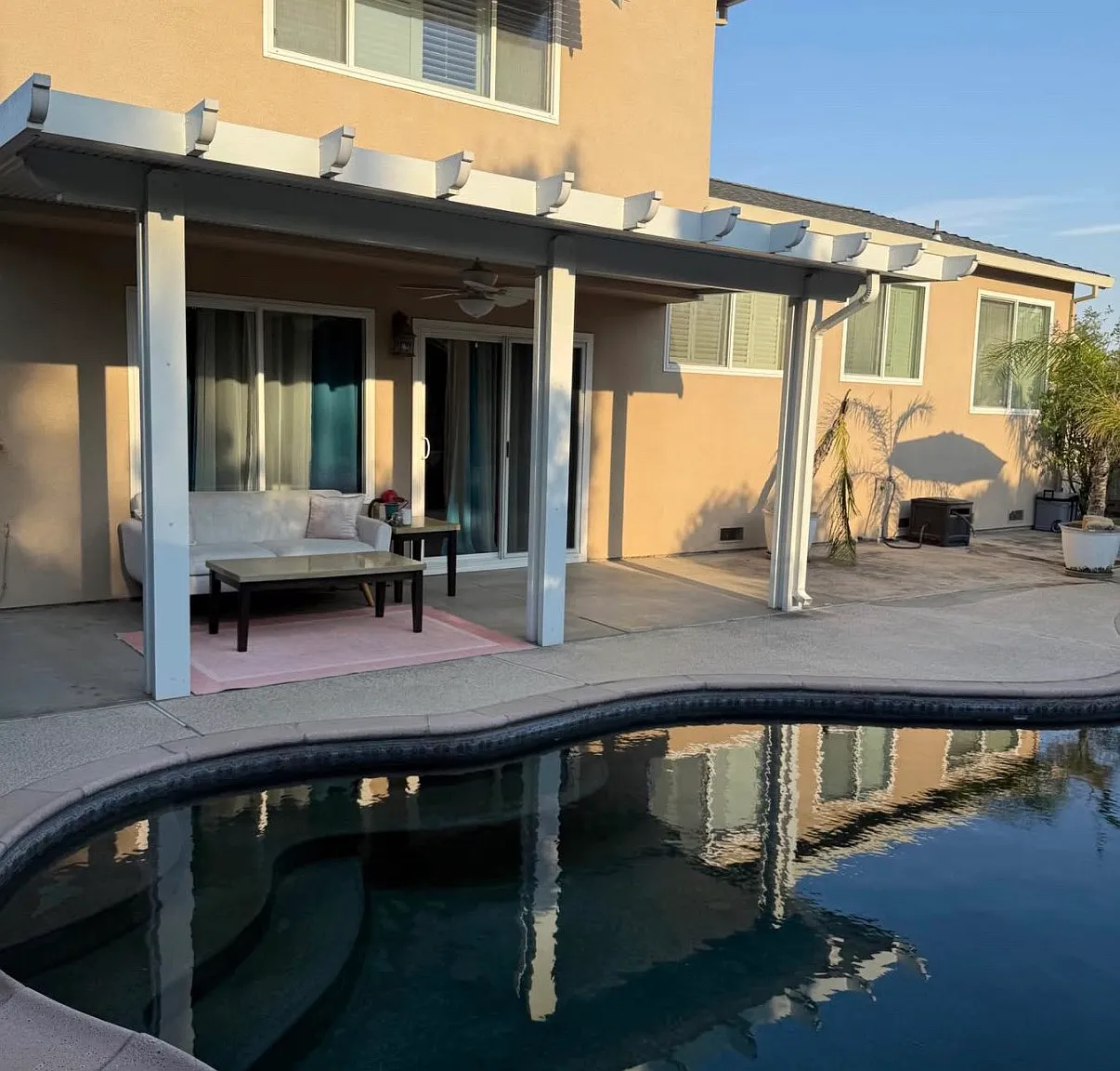 4 bed, 2.5 bath, 1834 sqft, $3,400 — Photo 3