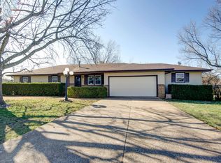 3450 W Village Ter, Springfield, MO 65810