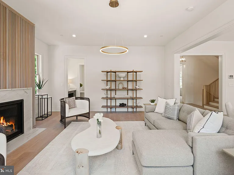5022 Cathedral Ave NW — Photo 14