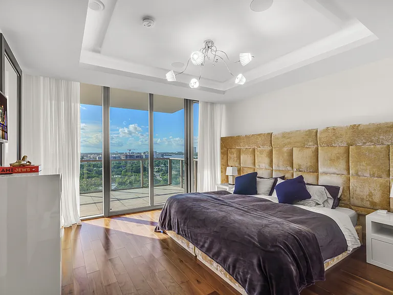9705 Collins Ave #1000 — Photo 13