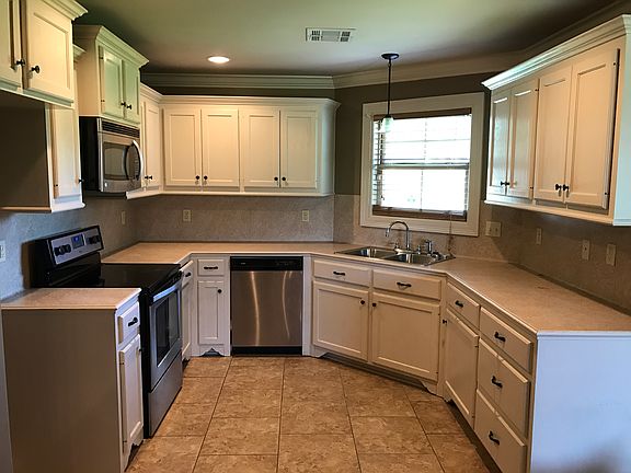 3rd image of 1013 Gary Dr