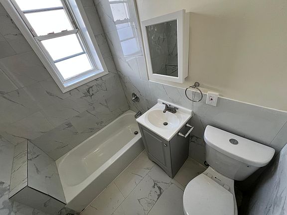5th image of 361 Danforth Ave #19E