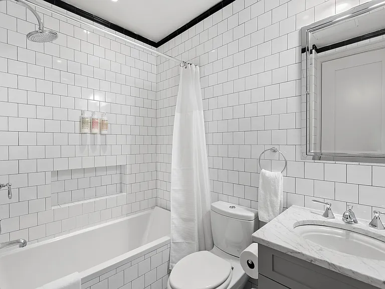 808 Lexington Ave #4 — Photo 28