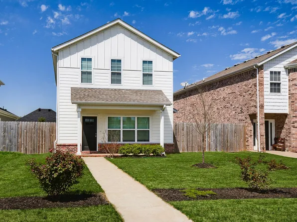 121 Carrington Ave #A, Lowell, AR 72745