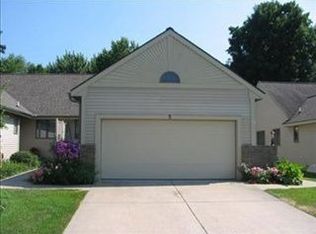 5 Summit Park Dr, Spring Lake, MI 49456