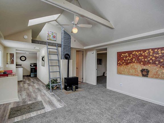 4th image of 3808 E 22nd Ave