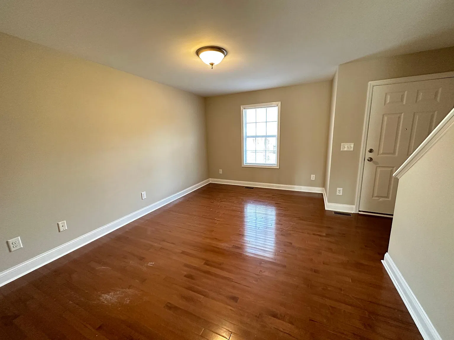 2511 S River Road — Photo 3