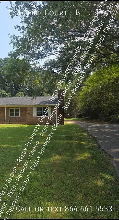 Renovated 2 bed / 1 bath duplex — Photo 1