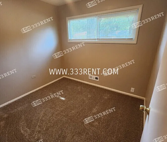 11012 Newton Ave — Photo 8