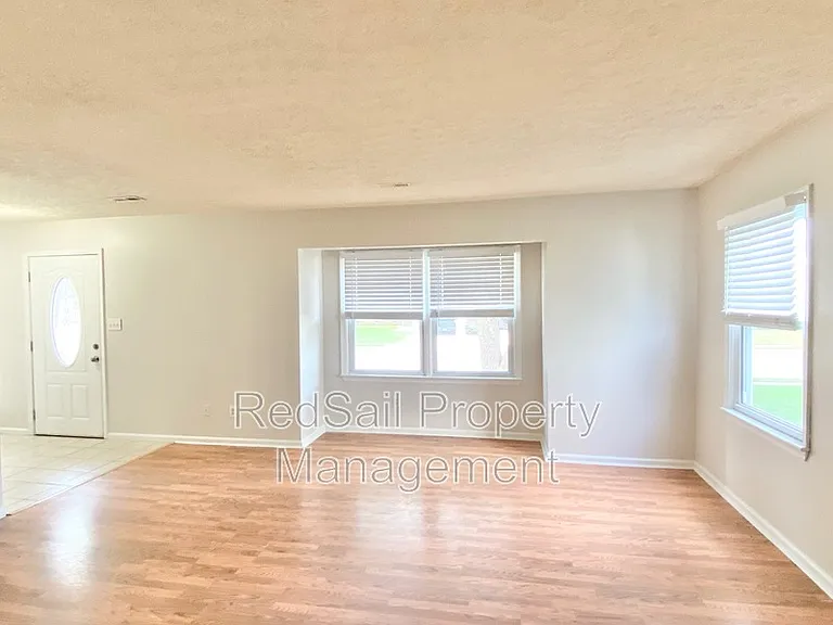 443 Sonora Dr — Photo 5