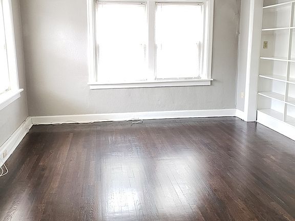 4th image of 3022 McGee St Floor 3