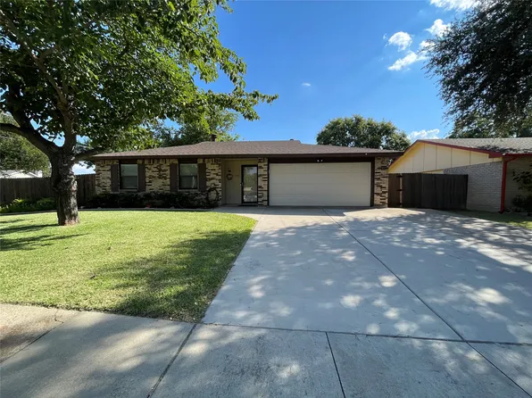 725 Parkvale Ln, Grand Prairie, TX 75052