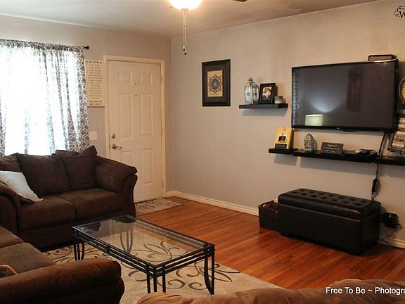 4th image of 203 Laurel Ln
