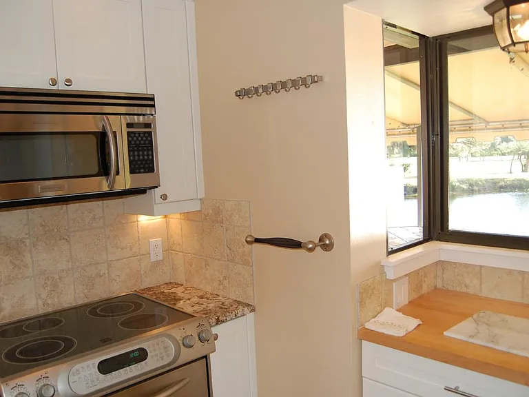 1320 Pelican Creek Xing — Photo 22