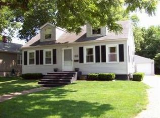 220 E Chestnut St, Pontiac, IL 61764