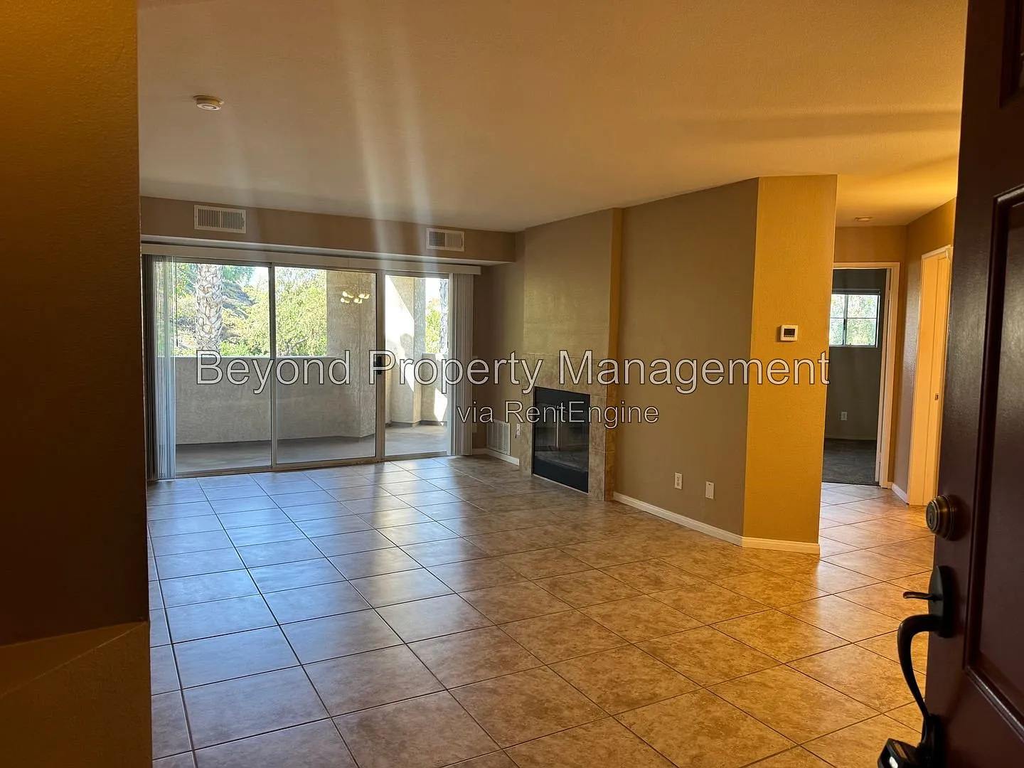 2 bed, 2.0 bath, 1032 sqft, $2,988 — Photo 3