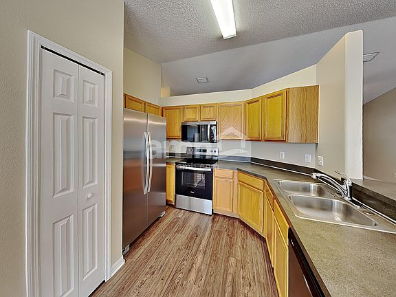 3rd image of 216 Pleasant Hill Dr