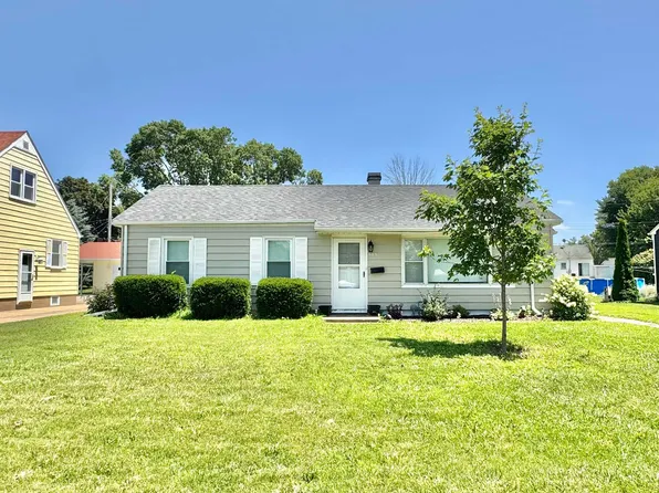 805 S Farnham St, Galesburg, IL 61401