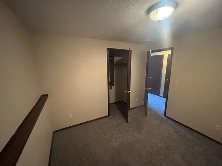 240 S Sheridan St — Photo 11