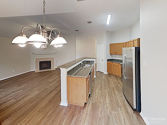 5th image of 2107 Cedar Park Dr