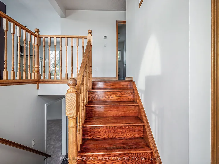 82 Whitlaw Way — Photo 3