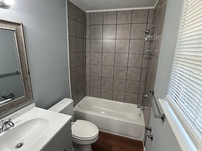 5221 Borchers Dr — Photo 6