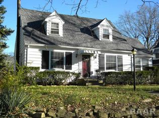 1016 S 4th St, Pekin, IL