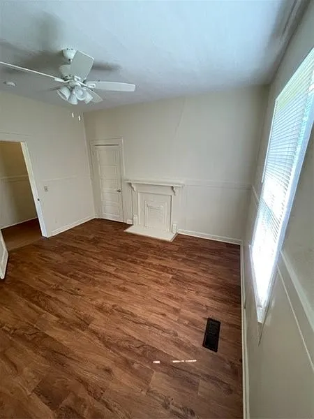 2 bed, 1.0 bath, 1010 sqft, $1,350 — Photo 4