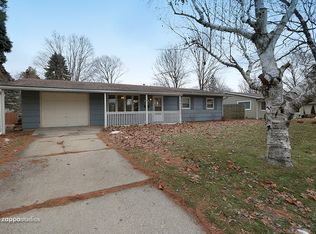 32 Hampton Rd, Montgomery, IL 60538