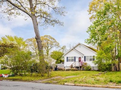 148 Wavecrest Drive, Mastic Beach, NY, 11951