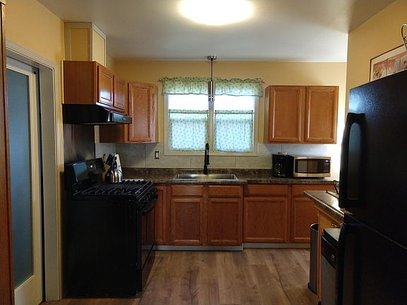 2nd image of 1008 Wicker St
