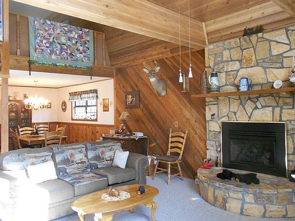 3rd image of 4261 White Oak Dr