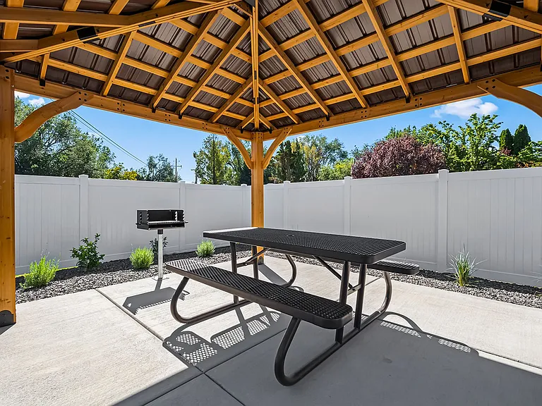Midway Townhomes — Photo 7