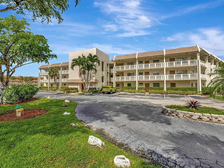 6800 Royal Palm Blvd #302F — Photo 30